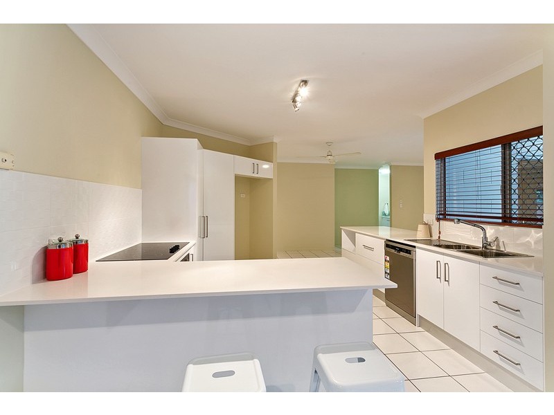 28 Satinash Close, Redlynch QLD 4870