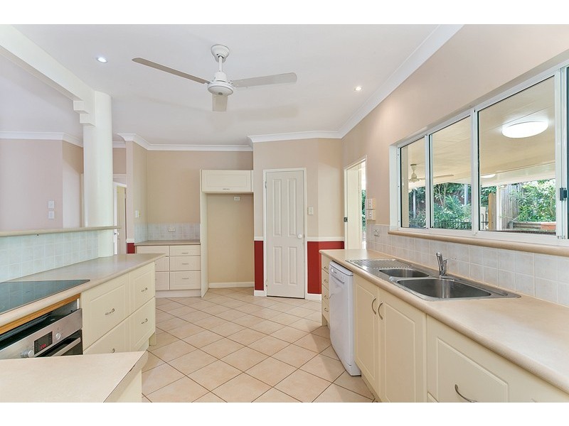 246 Robert Road, Bentley Park QLD 4869