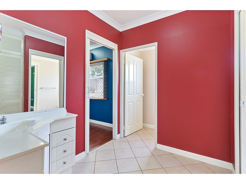 246 Robert Road, Bentley Park QLD 4869