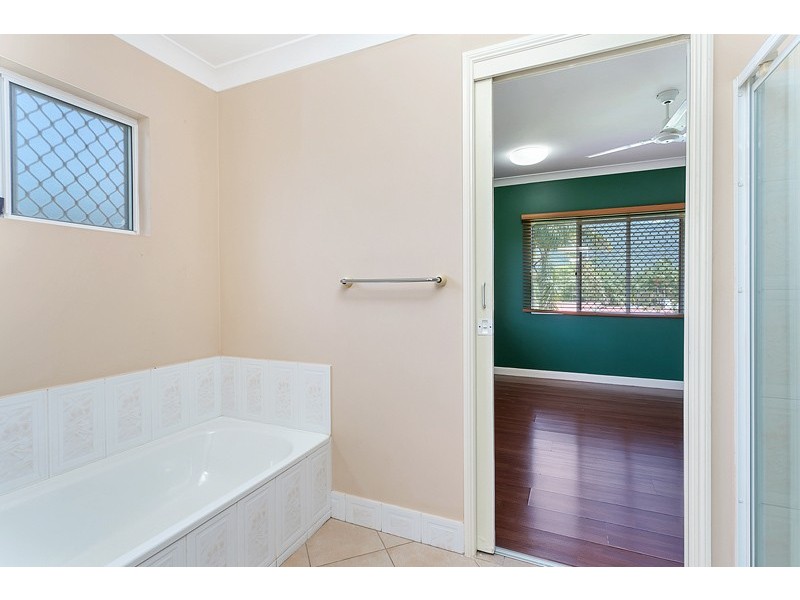 246 Robert Road, Bentley Park QLD 4869