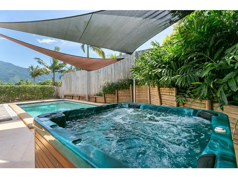 246 Robert Road, Bentley Park QLD 4869