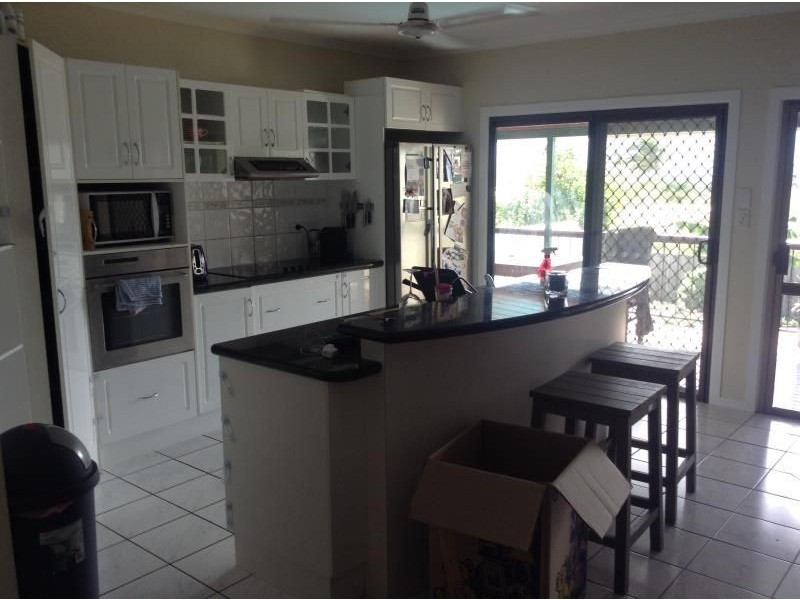8 Bayview Street, Bayview Heights QLD 4868