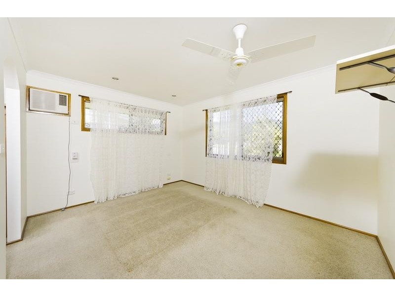 26 Pepperina Street, Mooroobool QLD 4870