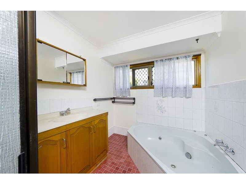 26 Pepperina Street, Mooroobool QLD 4870