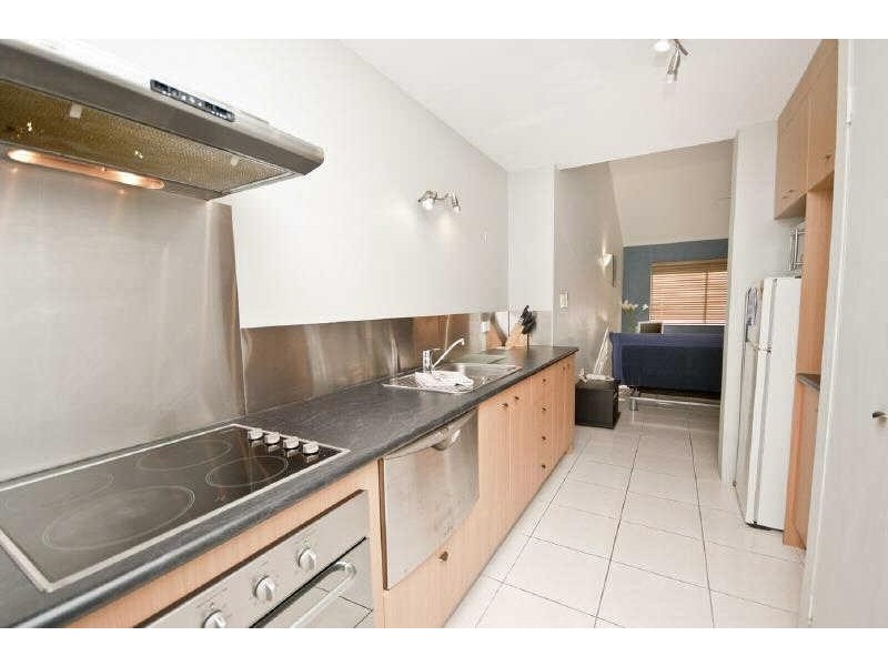 14/239 Lake Street, Cairns QLD 4870