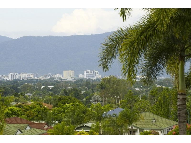 2 Tanganelli Close, Kanimbla QLD 4870
