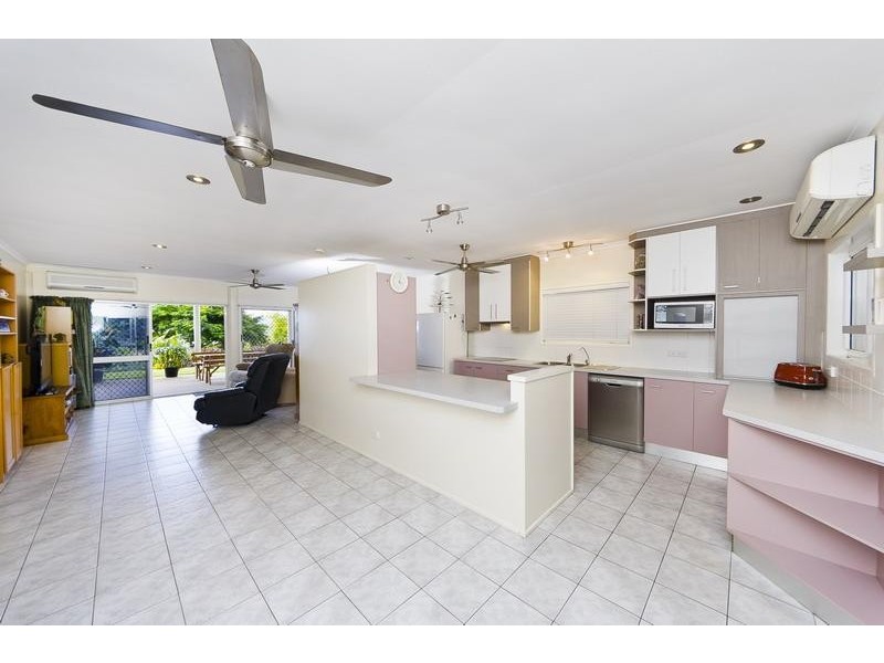 2 Tanganelli Close, Kanimbla QLD 4870