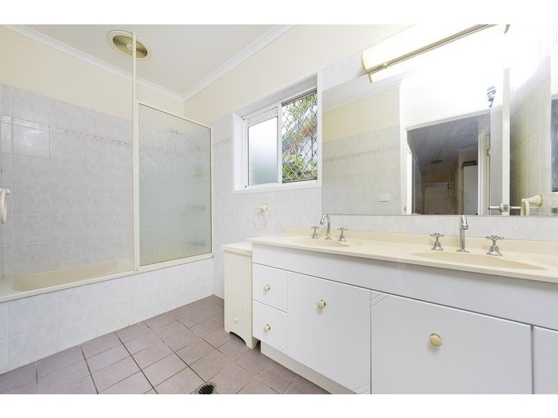 2 Tanganelli Close, Kanimbla QLD 4870
