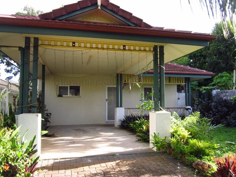 82 Silky Oak Court, Mooroobool QLD 4870