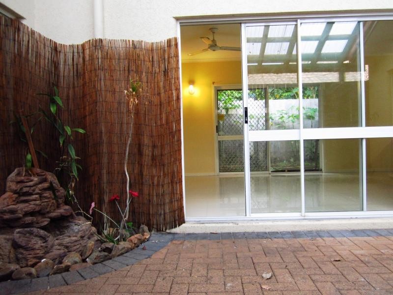 82 Silky Oak Court, Mooroobool QLD 4870