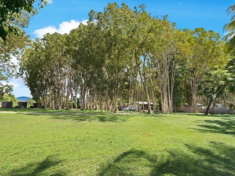9-13 Oleander Street, Holloways Beach QLD 4878