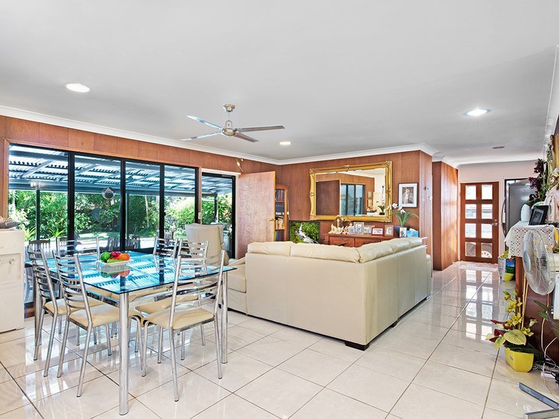 9-13 Oleander Street, Holloways Beach QLD 4878