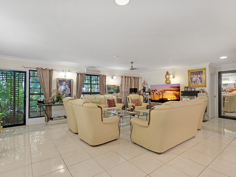 9-13 Oleander Street, Holloways Beach QLD 4878