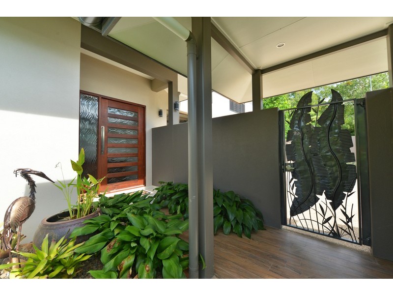 30 Litara Court, Palm Cove QLD 4879