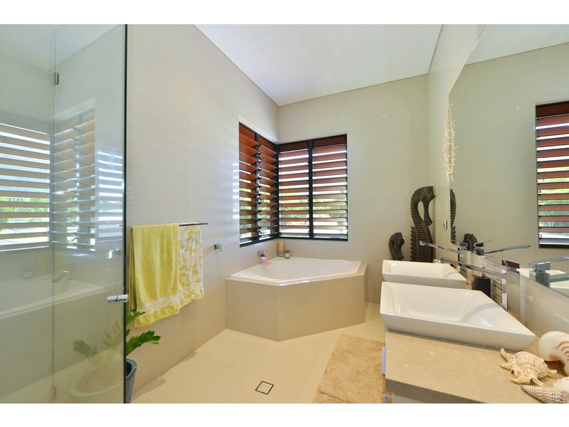 30 Litara Court, Palm Cove QLD 4879