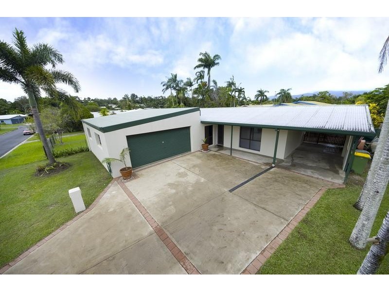 6 Lobelia Court, Mooroobool QLD 4870
