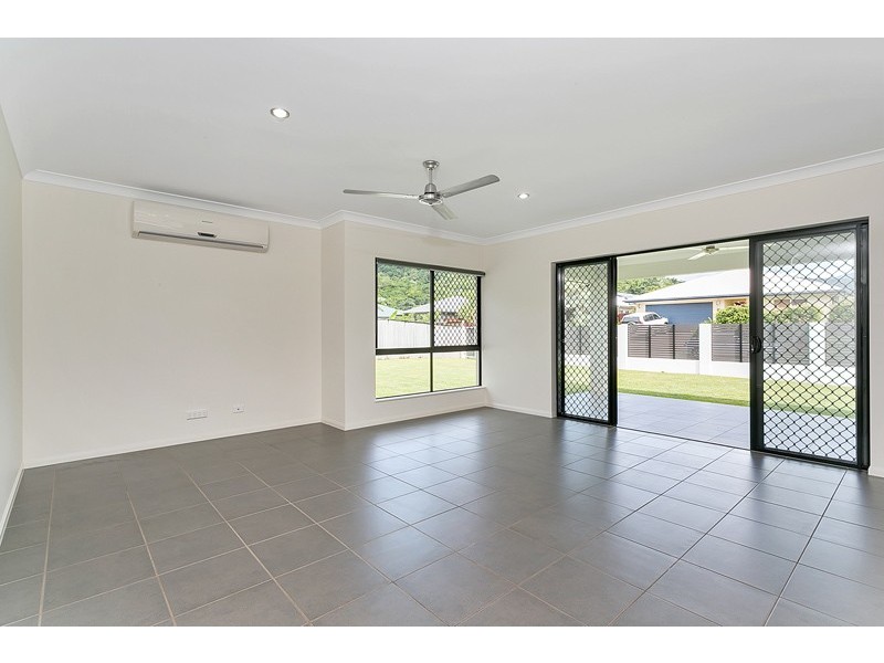 9 Kippin Close, Redlynch QLD 4870