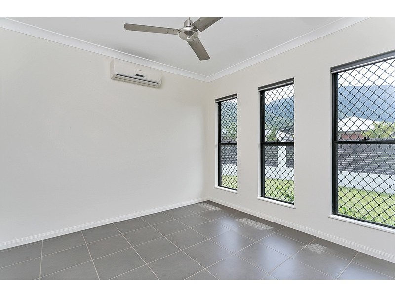 9 Kippin Close, Redlynch QLD 4870