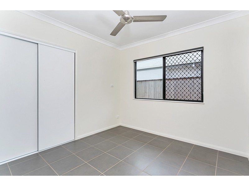 9 Kippin Close, Redlynch QLD 4870