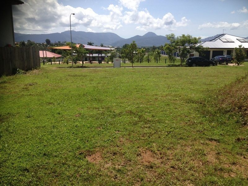 67 City View Crescent, Mooroobool QLD 4870