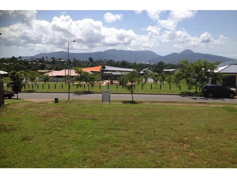 67 City View Crescent, Mooroobool QLD 4870