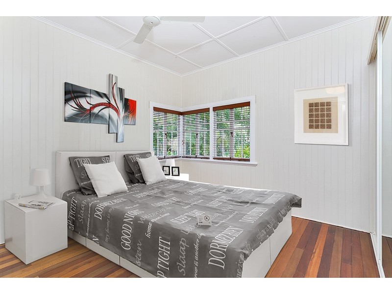 12 Keeble Street, Stratford QLD 4870