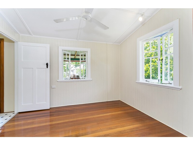 12 Keeble Street, Stratford QLD 4870