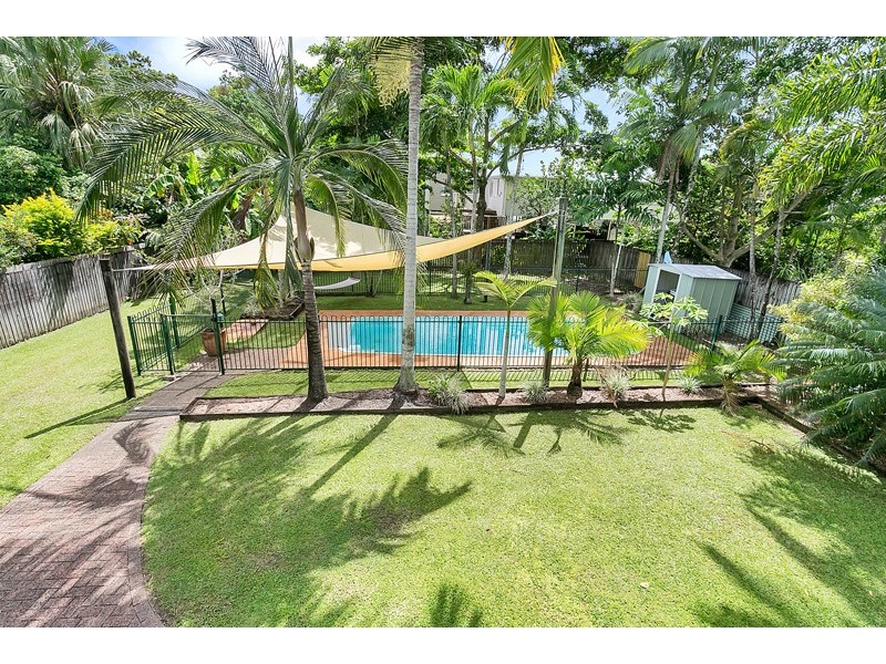 12 Keeble Street, Stratford QLD 4870