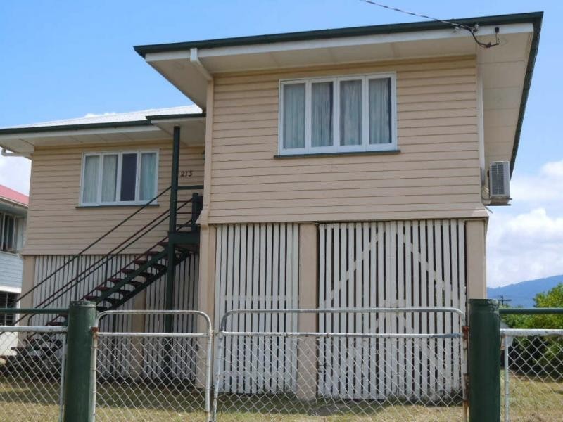 213 Buchan St, Bungalow QLD 4870