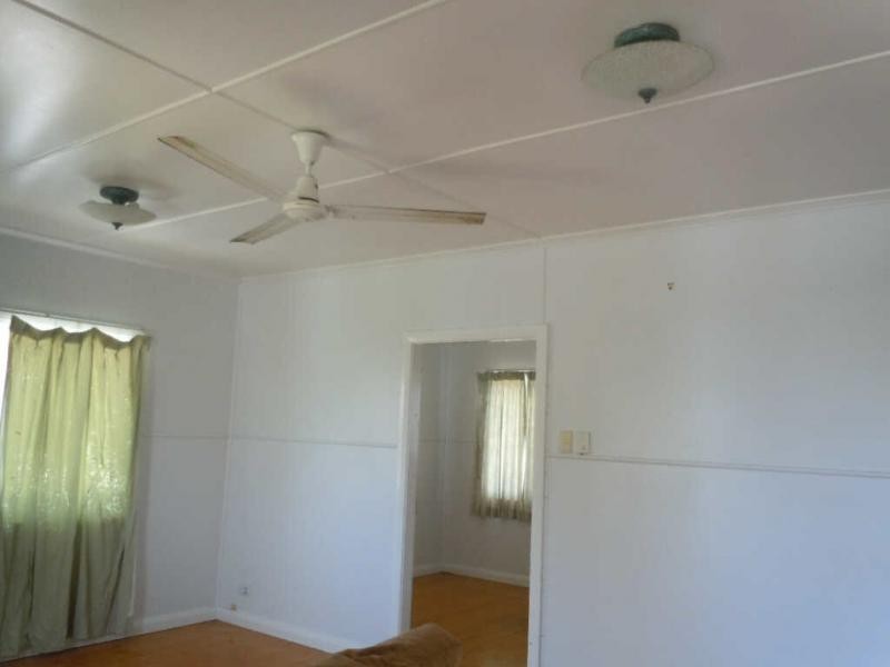 213 Buchan St, Bungalow QLD 4870