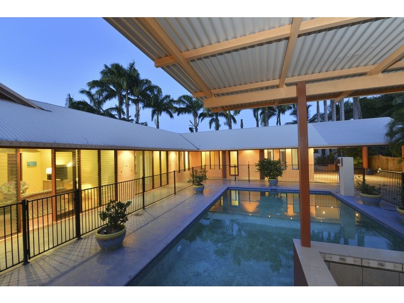 105  St Crispins Avenue, Port Douglas QLD 4877