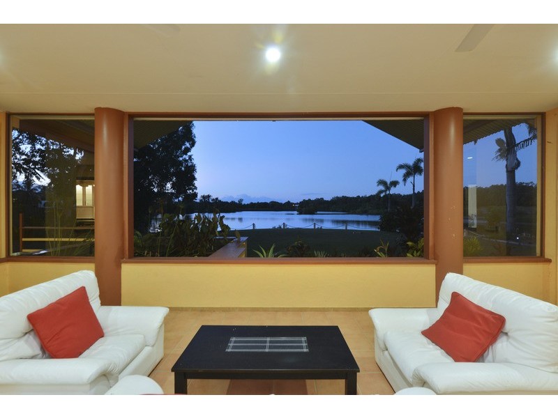 105  St Crispins Avenue, Port Douglas QLD 4877