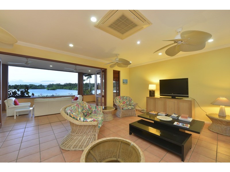 105  St Crispins Avenue, Port Douglas QLD 4877
