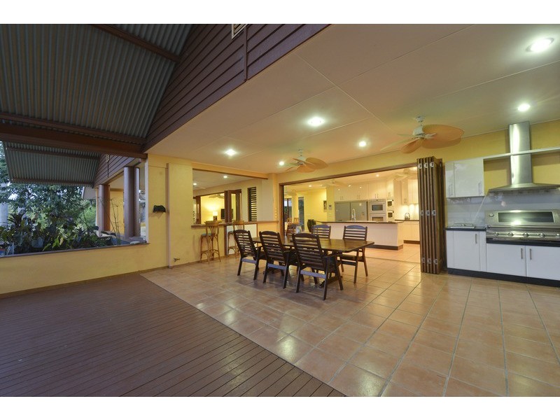 105  St Crispins Avenue, Port Douglas QLD 4877