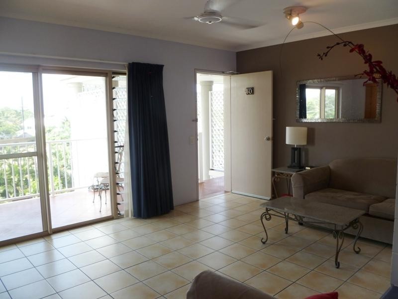 10/129 Oleander Street, Holloways Beach QLD 4878