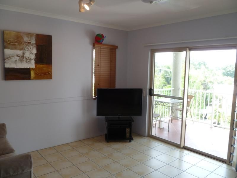 10/129 Oleander Street, Holloways Beach QLD 4878