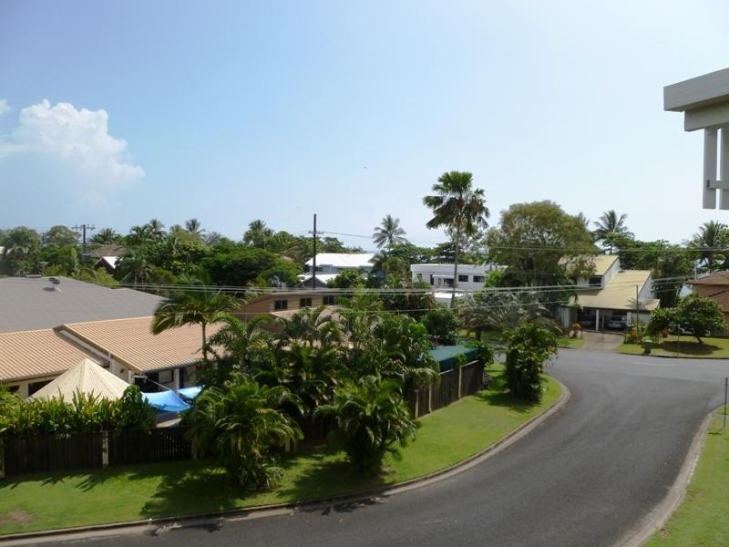 10/129 Oleander Street, Holloways Beach QLD 4878