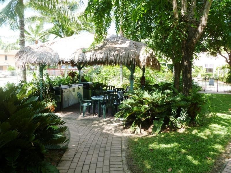 10/129 Oleander Street, Holloways Beach QLD 4878