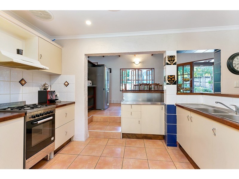 32 Beatrice Street, Mooroobool QLD 4870