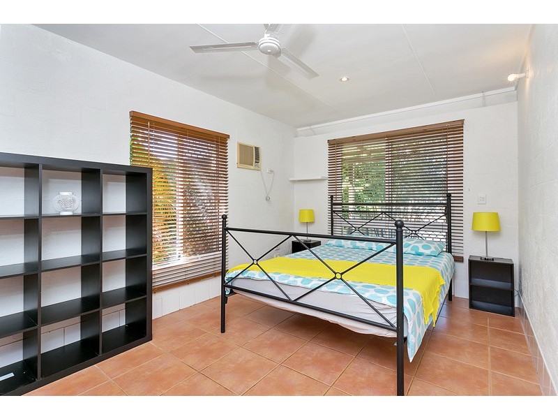 32 Beatrice Street, Mooroobool QLD 4870