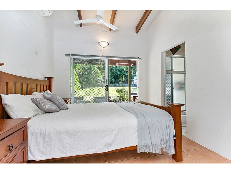 32 Beatrice Street, Mooroobool QLD 4870