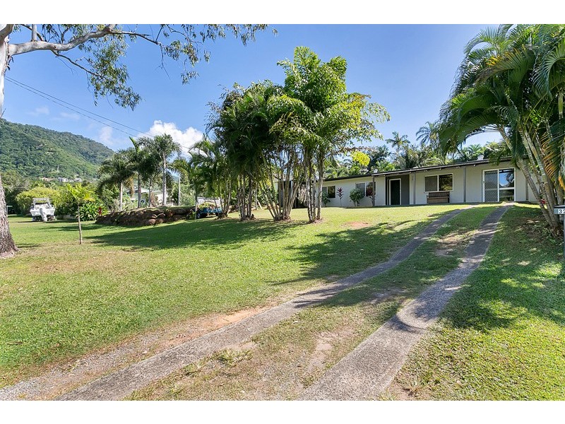 32 Beatrice Street, Mooroobool QLD 4870