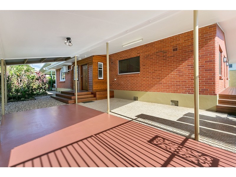 11 Creedy Street, Westcourt QLD 4870