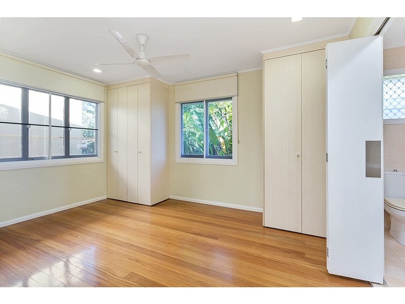 11 Creedy Street, Westcourt QLD 4870