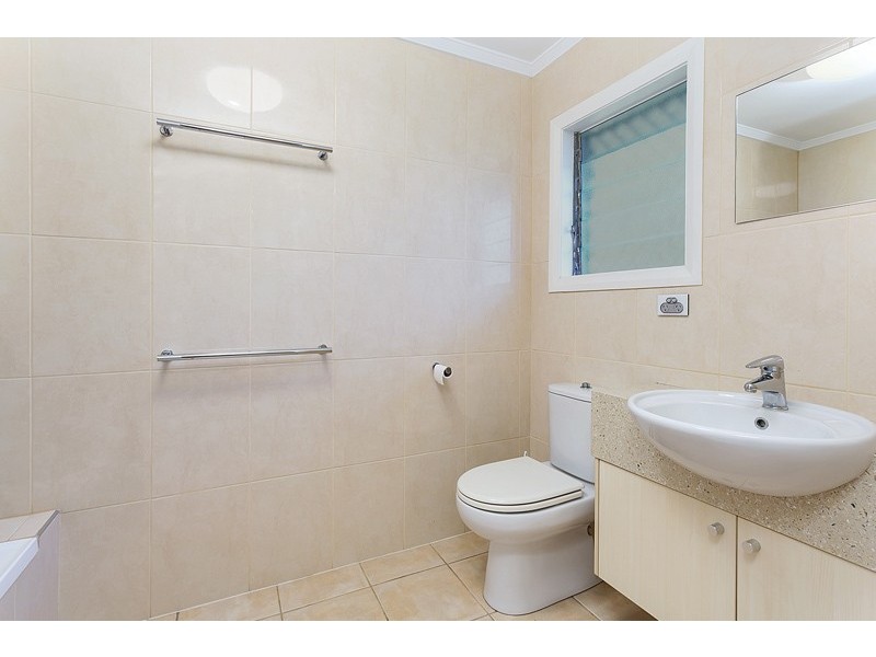 11 Creedy Street, Westcourt QLD 4870