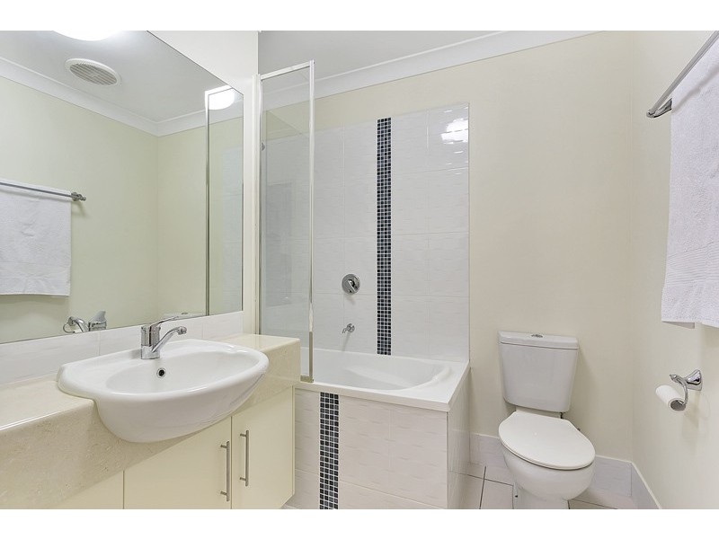 4/12-14 Old Smithfield Road, Freshwater QLD 4870