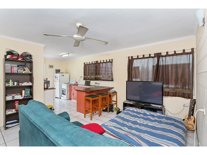 6/284 Lake Street, Cairns North QLD 4870