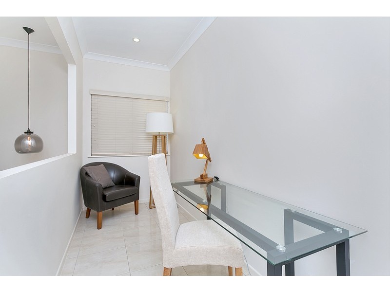 22 City View Crescent, Mooroobool QLD 4870