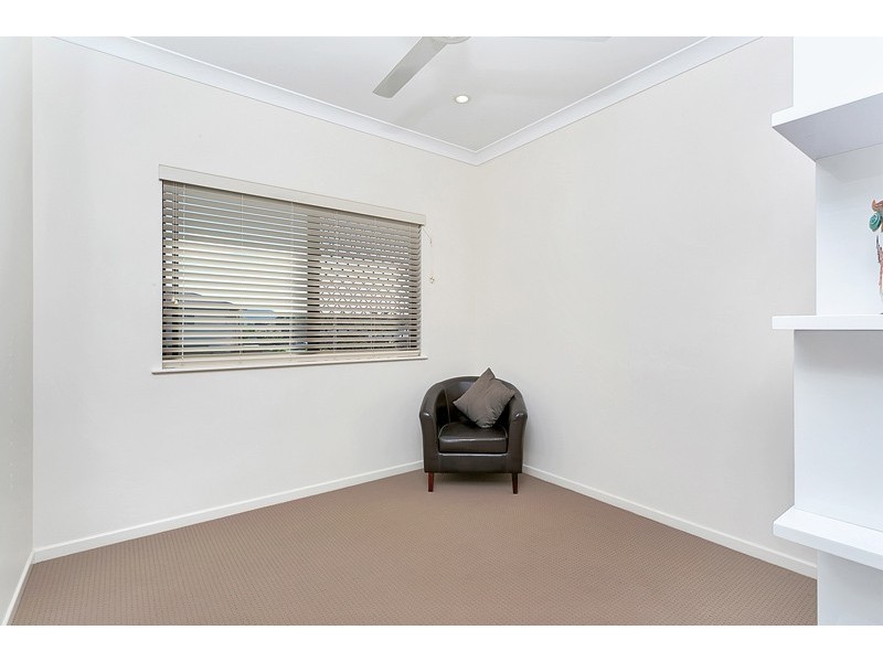 22 City View Crescent, Mooroobool QLD 4870