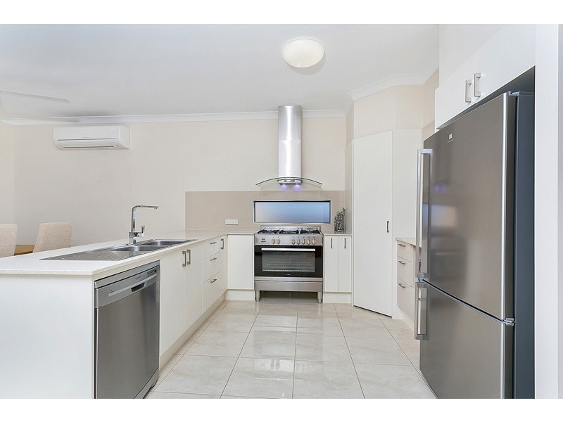 22 City View Crescent, Mooroobool QLD 4870